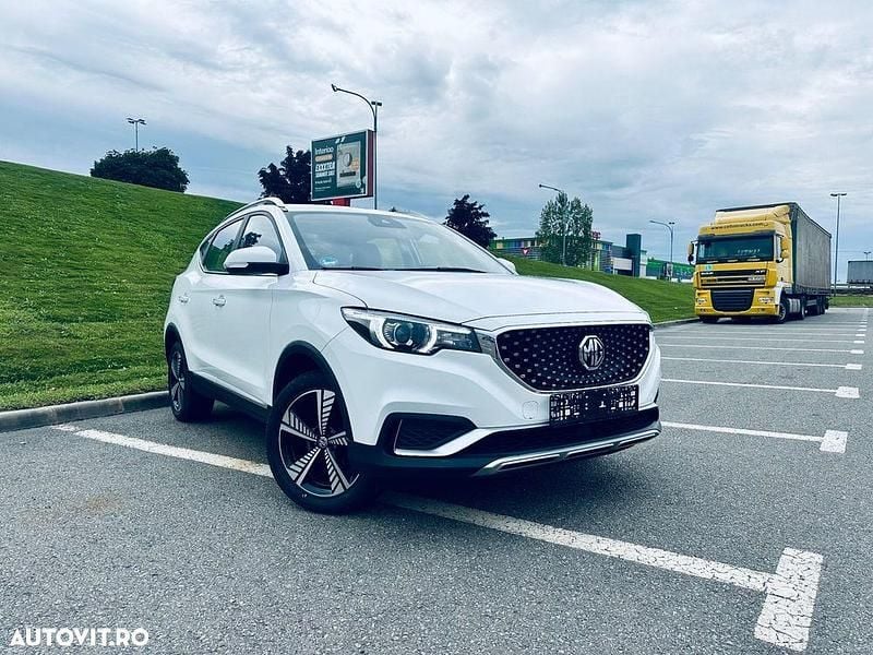 Culoarealb Utilizat 2021 MG ZS Luxury Berlinǎ | 14.299 EUR (Preț bun) - Imagine 1/4