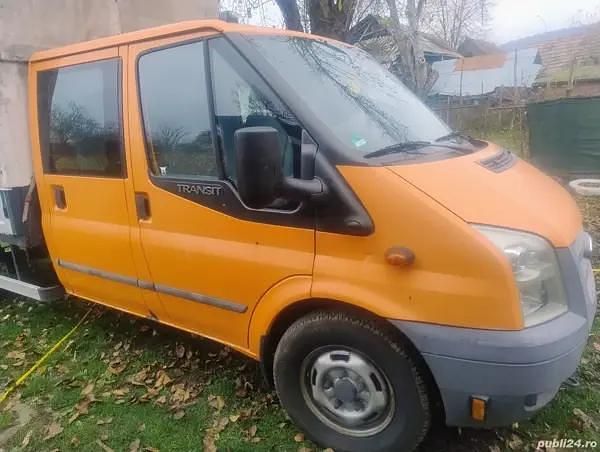 Second-hand Ford Transit Tourneo 180 CP (132 kW) 2013 Portocaliu Monovolum