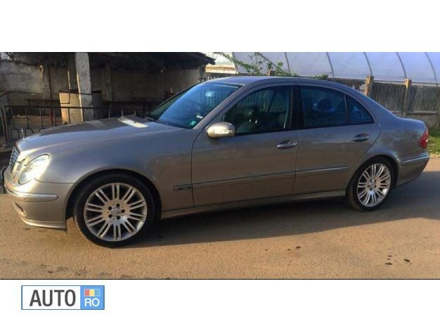 Second-hand Mercedes E270 177 CP (130 kW) 2006 Argintiu