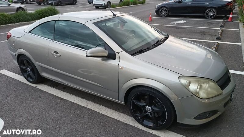 Argint Utilizat 2007 Opel Astra Cabriolet Cosmo Cabrio | 2.990 EUR - Imagine 1/4