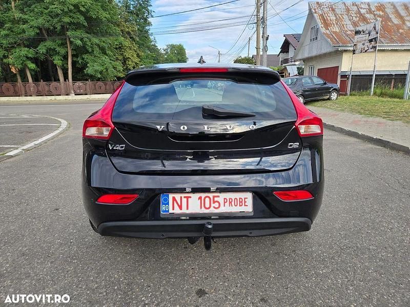 Second-hand Volvo V40 Kinetic 115 CP (84 kW) 2012 Culoarenegru Break