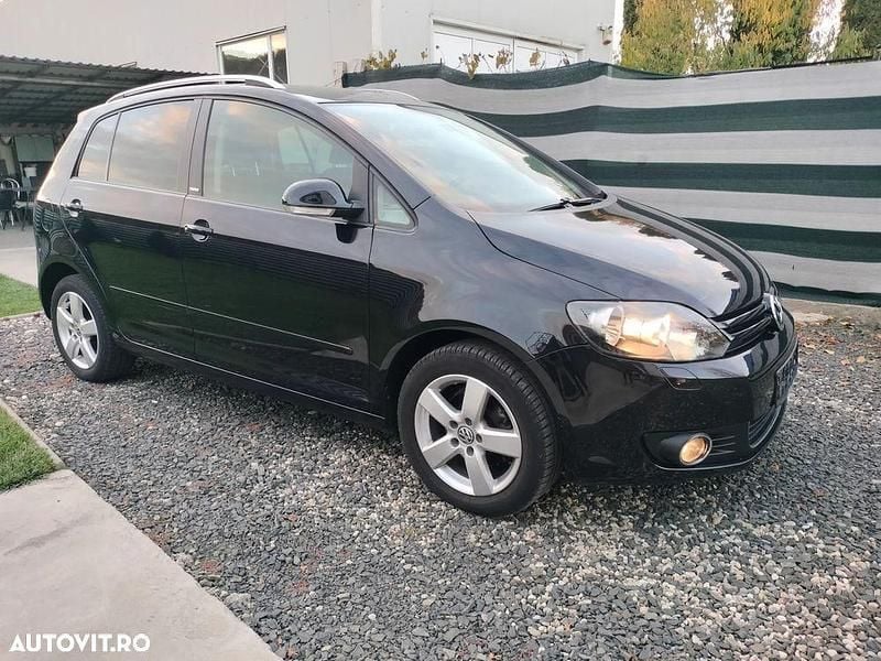 Culoarenegru Utilizat 2011 VW Golf VI Style Hatchback | 4.090 EUR (Preț bun) - Imagine 1/4