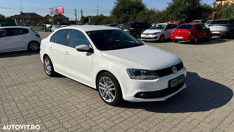Culoarealb Utilizat 2013 VW Jetta Comfortline Berlinǎ | 7.700 EUR (Puțin scump) - Imagine 1/4