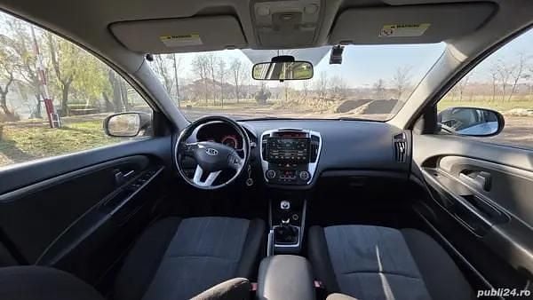 Second-hand Kia Ceed 109 CP (80 kW) 2010 Argintiu Hatchback