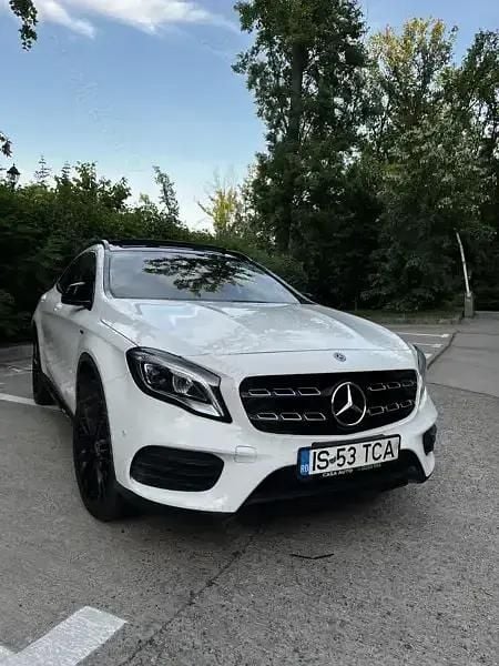 Utilizat 2019 Mercedes GLA220 SUV | 26.000 EUR - Imagine 1/4