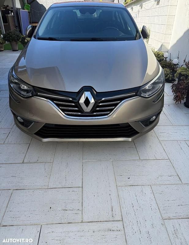 Culoaremaro Utilizat 2018 Renault Mégane IV Intens Berlinǎ | 11.300 EUR (Preț OK) - Imagine 1/4