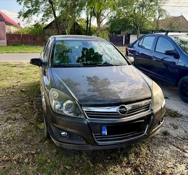 Gri Utilizat 2009 Opel Astra Hatchback | 2.600 EUR (Preț OK) - Imagine 1/4