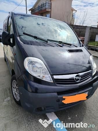 Second-hand Opel Vivaro 114 CP (83 kW) 2013 Negru Monovolum