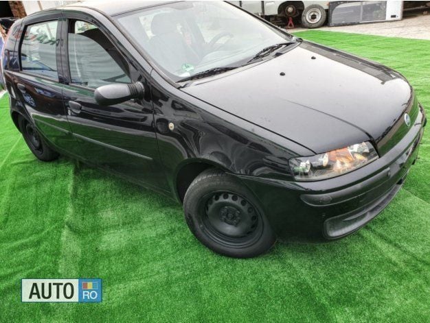 Second-hand Fiat Punto 90 CP (66 kW) 2000 Negru Hatchback