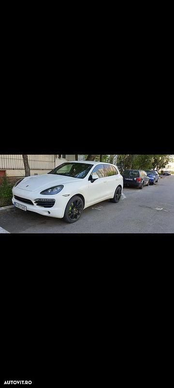 Alb Utilizat 2011 Porsche Cayenne SUV | 16.500 EUR (Preț OK) - Imagine 1/4