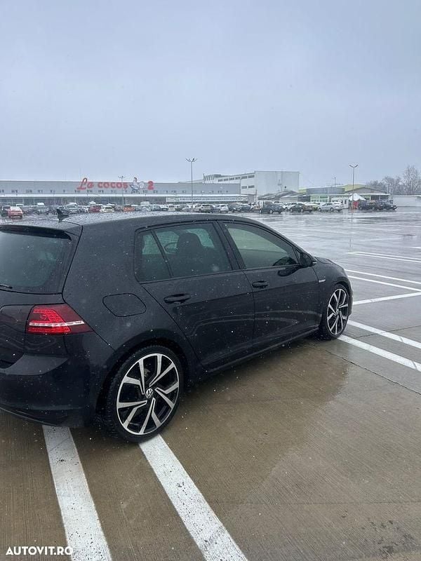 Second-hand VW Golf VII GTD 184 CP (135 kW) 2014 Culoarenegru Hatchback