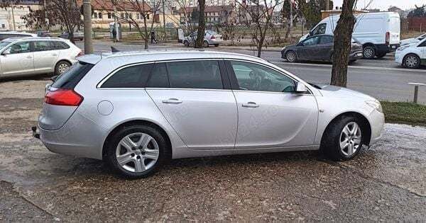 Second-hand Opel Insignia 131 CP (96 kW) 2012 Gri Break