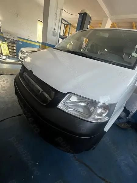 Utilizat 2008 VW T5 Van | 4.500 EUR (Super Preț) - Imagine 1/4