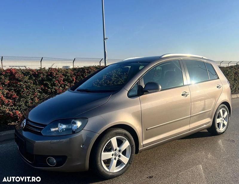 Culoaremaro Utilizat 2012 VW Golf VII Match Hatchback | 6.500 EUR (Preț bun) - Imagine 1/4