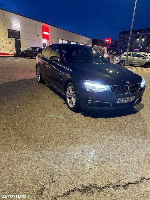 Second-hand BMW 320 Luxury Line 190 CP (139 kW) 2018 Culoarenegru Berlinǎ