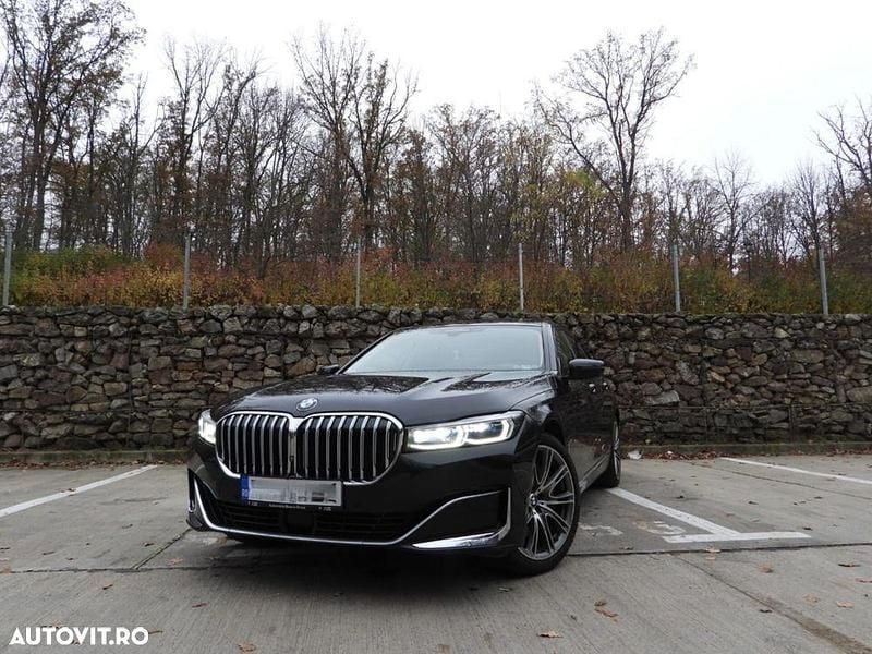 Culoarenegru Utilizat 2020 BMW 740 Comfort Edition Berlinǎ | 48.900 EUR (Preț OK) - Imagine 1/4