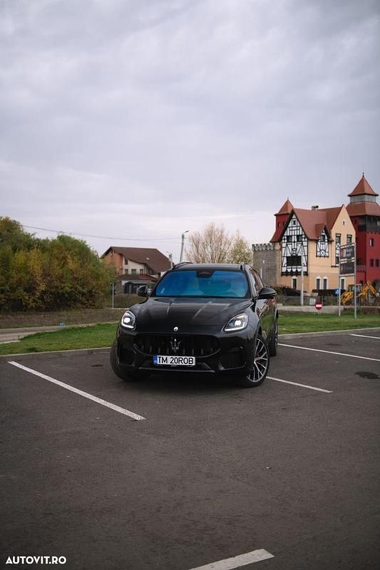 Culoarenegru Utilizat 2022 Maserati Grecale SUV | 63.500 EUR - Imagine 1/4