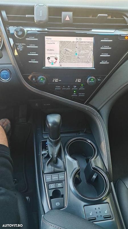 Second-hand Toyota Camry 218 CP (160 kW) 2020 Culoareargint Berlinǎ