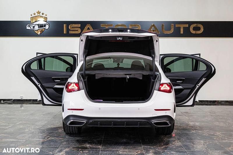 Second-hand Mercedes E200 AMG line 204 CP (150 kW) 2023 Culoarealb Berlinǎ