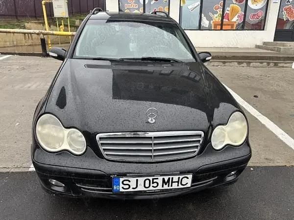 Negru Utilizat 2005 Mercedes C220 Break | 2.600 EUR (Preț OK) - Imagine 1/4