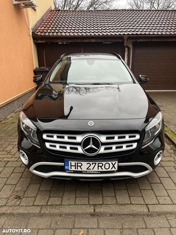 Second-hand Mercedes GLA200 136 CP (100 kW) 2018 Culoarenegru SUV