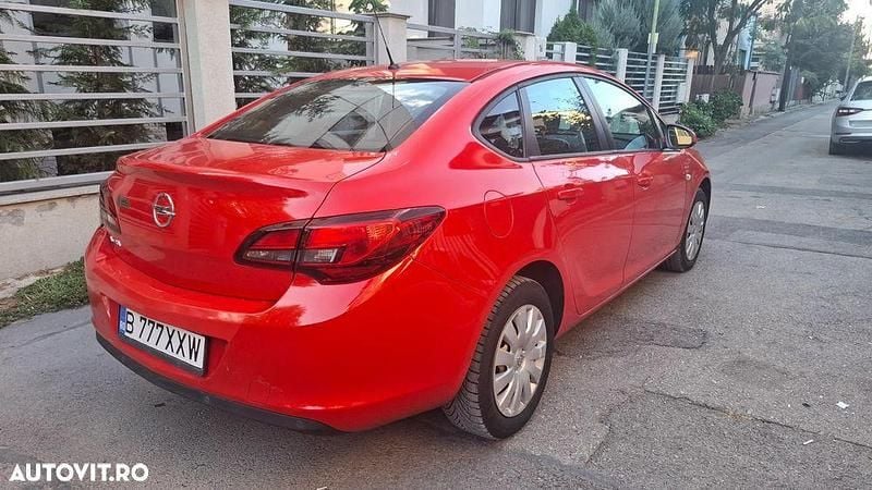 Second-hand Opel Astra Enjoy 116 CP (85 kW) 2014 Culoarerosu Berlinǎ