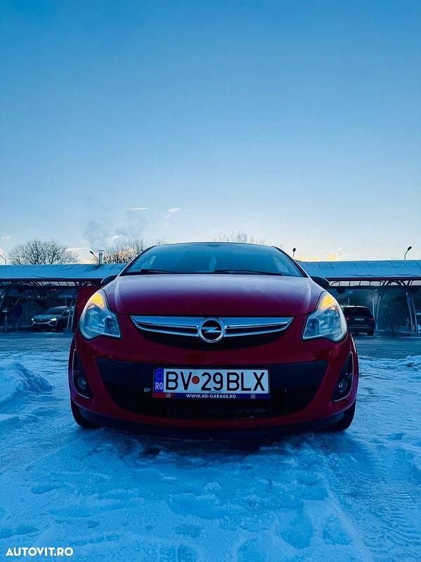 Culoarerosu Utilizat 2012 Opel Corsa | 2.800 EUR (Super Preț) - Imagine 1/4