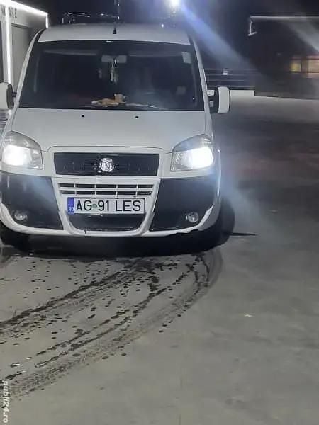 Utilizat 2009 Fiat Doblò Monovolum | 1.700 EUR (Preț bun) - Imagine 1/4