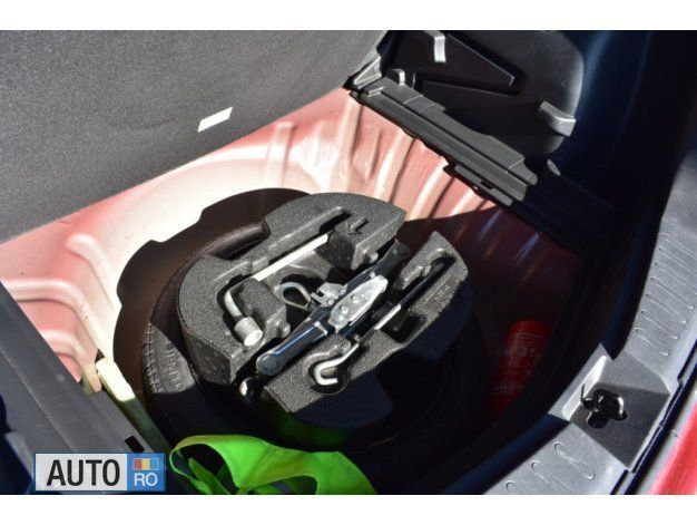 Second-hand Nissan Note 98 CP (72 kW) 2015 Rosu Monovolum