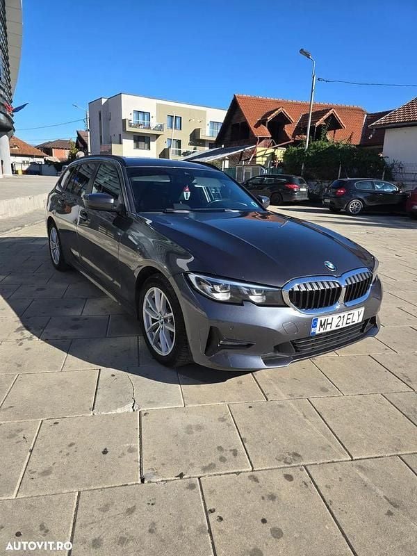 Culoaregri Utilizat 2021 BMW 318 Advantage Break | 15.750 EUR (Preț bun) - Imagine 1/4