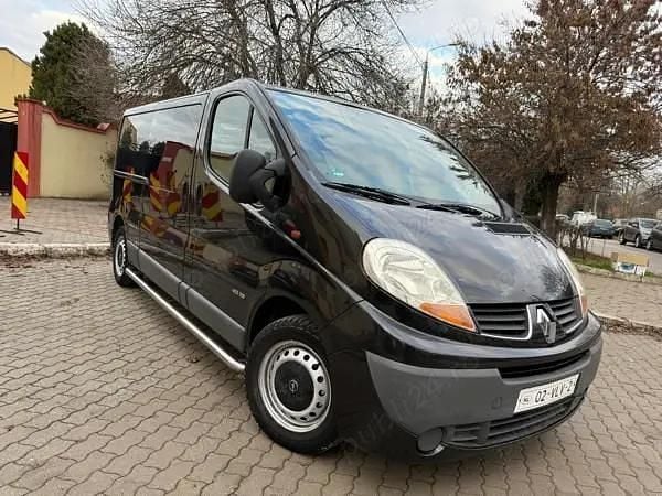 Negru Utilizat 2009 Opel Vivaro Monovolum | 4.990 EUR (Preț bun) - Imagine 1/4