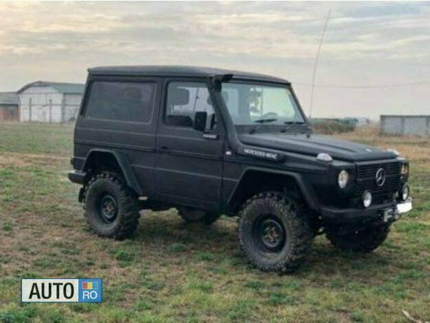 Negru Utilizat 1987 Mercedes G300 SUV | 15.950 EUR - Imagine 1/4