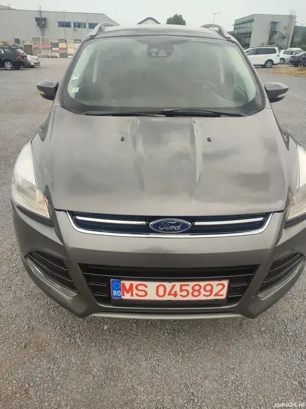 Utilizat 2013 Ford Kuga SUV | 8.800 EUR (Puțin scump) - Imagine 1/4