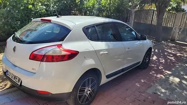 Utilizat 2009 Renault Mégane III Hatchback | 3.650 EUR (Preț OK) - Imagine 1/4