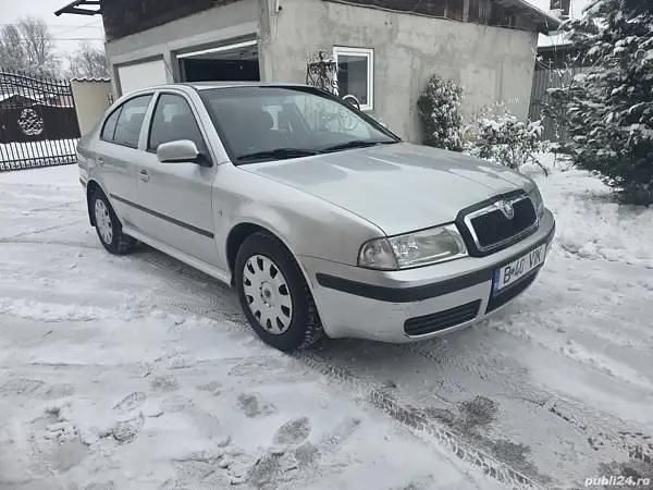 Argintiu Utilizat 2006 Skoda Octavia Tour Berlinǎ | 2.300 EUR (Preț OK) - Imagine 1/4