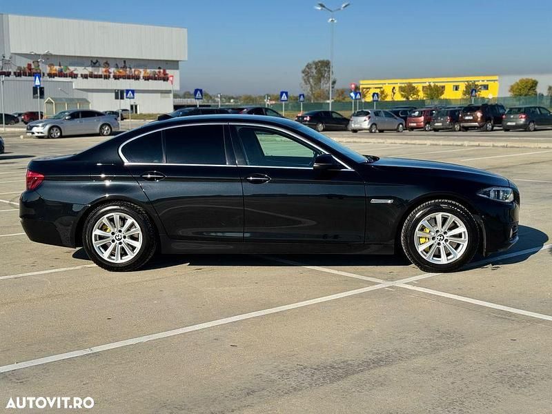 Second-hand BMW 525 Comfort Edition 218 CP (160 kW) 2014 Culoarenegru Berlinǎ