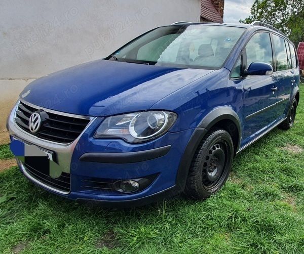 Utilizat 2009 VW Touran Cross Monovolum | 3.600 EUR - Imagine 1/4