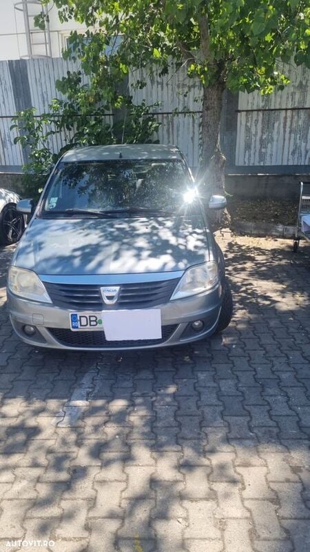 Argint Utilizat 2009 Dacia Logan Lauréate Berlinǎ | 4.500 EUR (Scump) - Imagine 1/4
