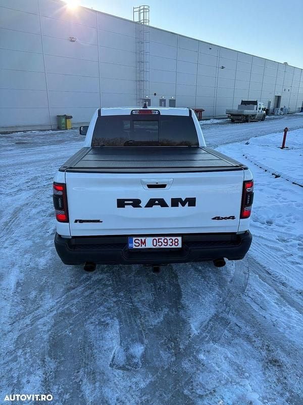 Second-hand Dodge Ram 261 CP (191 kW) 2020 Culoarealb Pickup