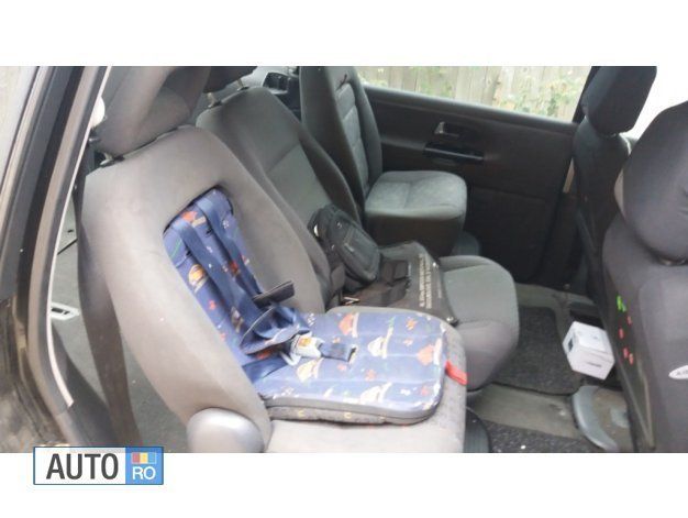 Second-hand VW Sharan 130 CP (95 kW) 2005 Negru Monovolum