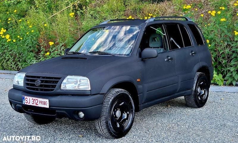 Culoarenegru Utilizat 2002 Suzuki Grand Vitara Club SUV | 4.390 EUR (Preț OK) - Imagine 1/4