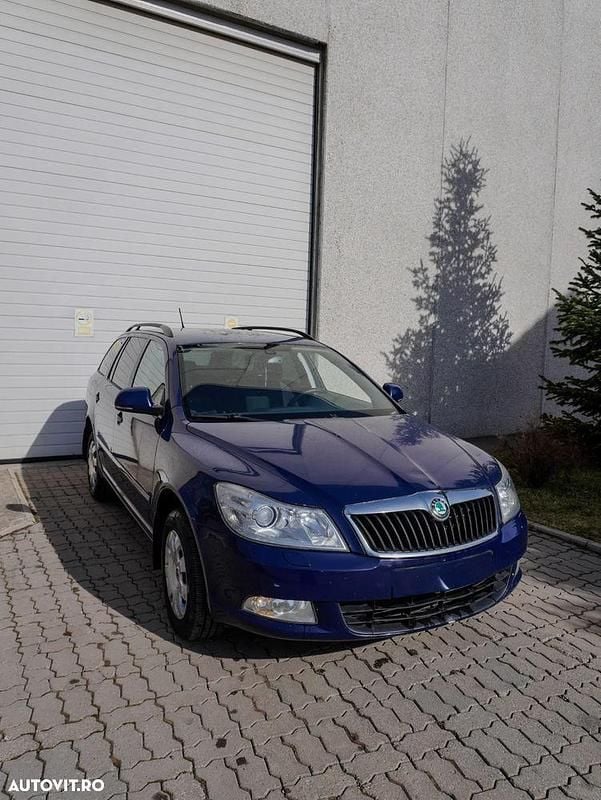 Second-hand Skoda Octavia 105 CP (77 kW) 2011 Culoarealbastru Break