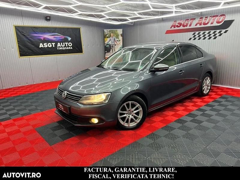 Second-hand VW Jetta 105 CP (77 kW) 2011 Culoaregri Hatchback