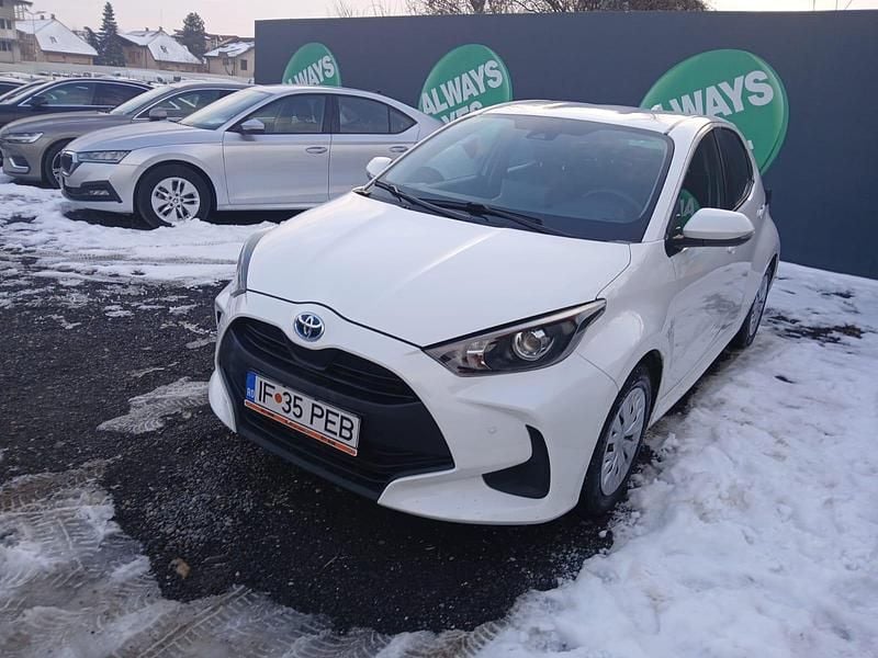 Alb Utilizat 2021 Toyota Yaris Hatchback | 14.400 EUR (Preț OK) - Imagine 1/4