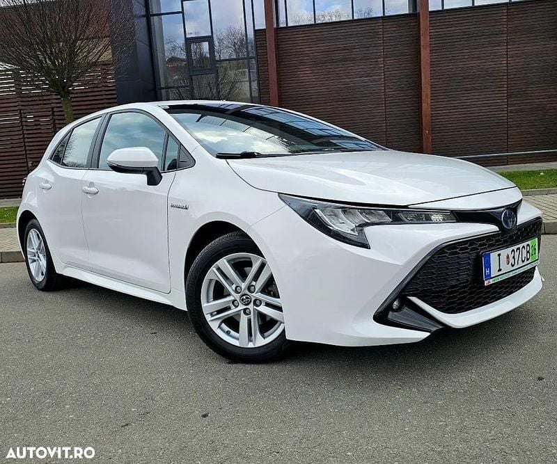Second-hand Toyota Corolla Business Edition 122 CP (89 kW) 2020 Culoarealb Hatchback