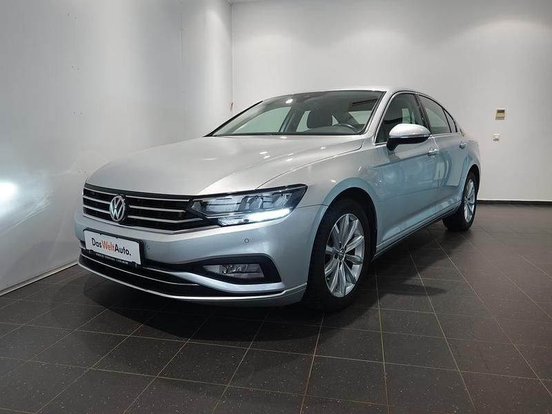 Gri mediumetalic Utilizat 2020 VW Passat Comfortline | 21.000 EUR (Preț OK) - Imagine 1/4