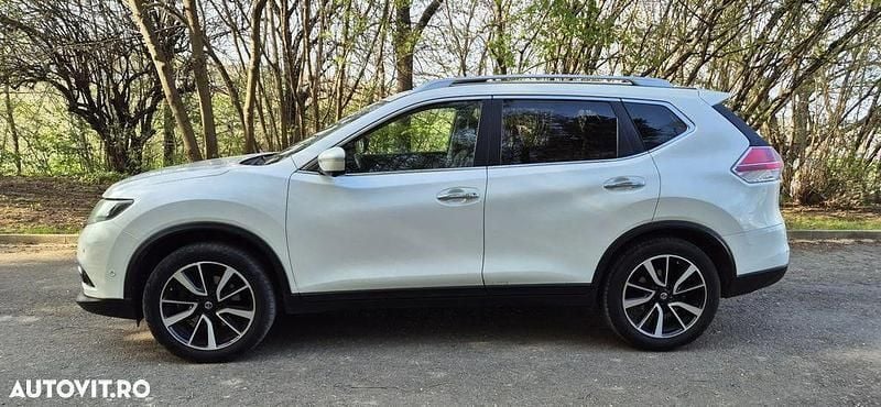 Alb Utilizat 2014 Nissan X-Trail Tekna SUV | 11.490 EUR (Preț OK) - Imagine 1/4