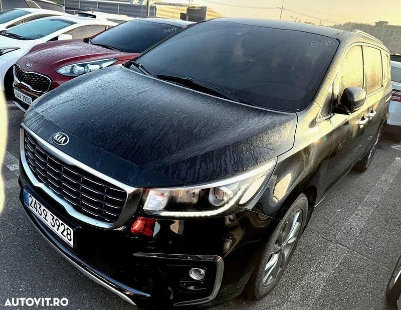Culoarenegru Utilizat 2019 Kia Carnival Monovolum | 23.000 EUR (Super Preț) - Imagine 1/4