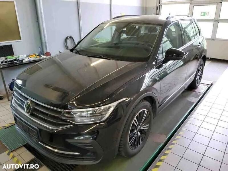 Negru Utilizat 2022 VW Tiguan Life SUV | 22.967 EUR (Super Preț) - Imagine 1/4