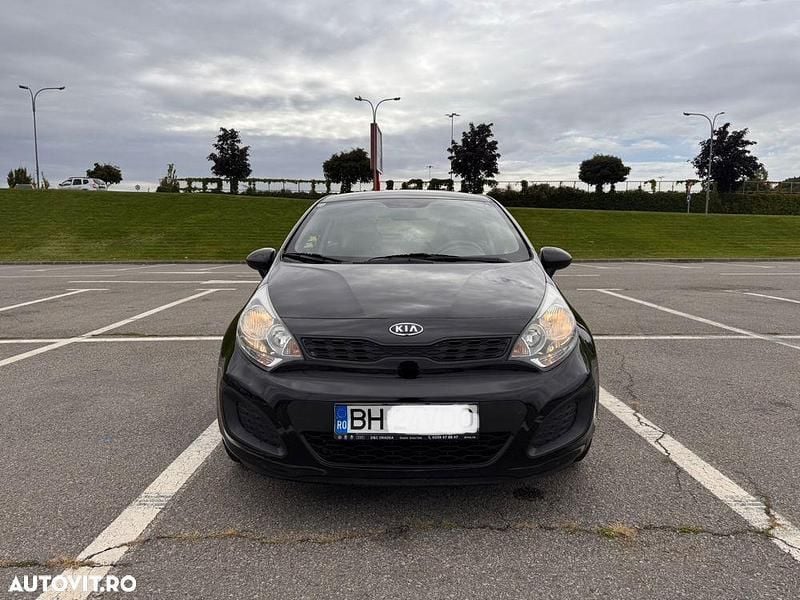 Second-hand Kia Rio Base 85 CP (62 kW) 2012 Culoarenegru